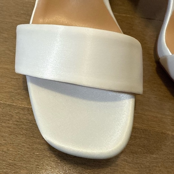 Naturalizer Joy Ankle Strap Wedding/ Dress Square Toe Satin Sandals- NWT- size 5 - Picture 8 of 11